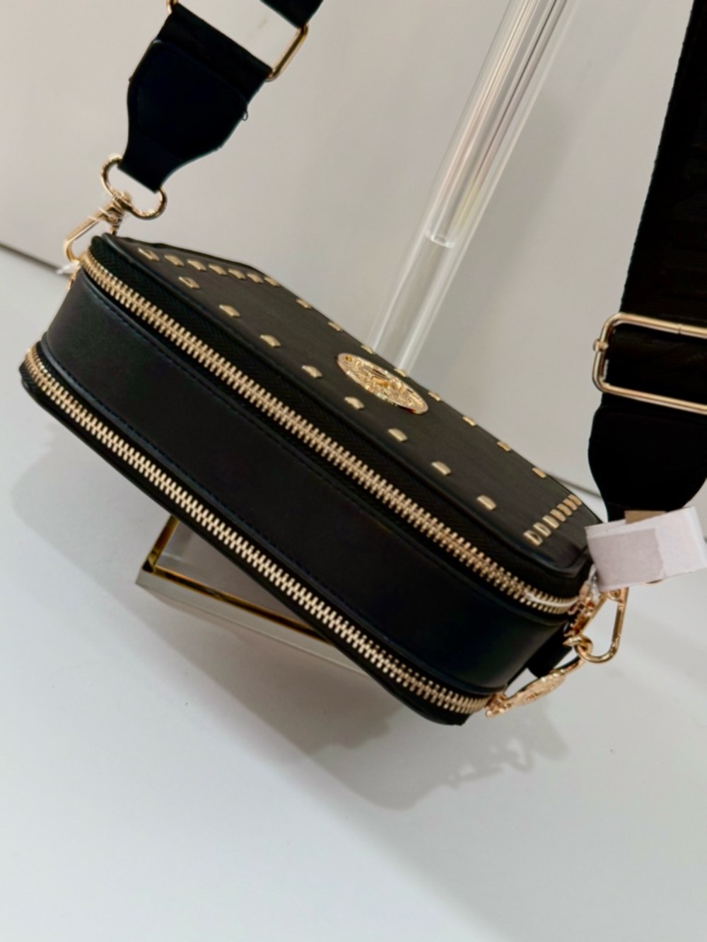Valentino by Mario Valentino Studded Crossbody Camera Bag NWT - Picture 5 of 7